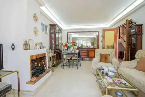 Casa adosada en calle del Conde de Prado Castellano