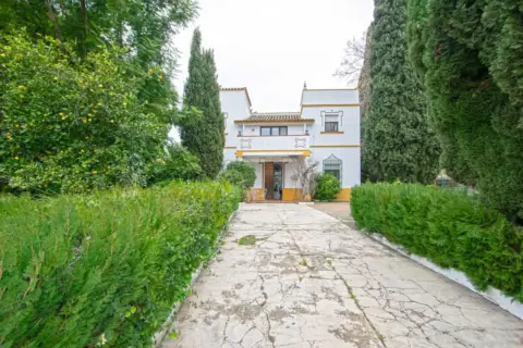 Casa en Avenida Alcaldesa María Regla Jiménez
