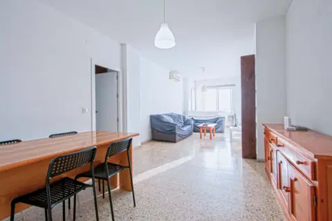 Piso en Reina Mercedes - Heliópolis