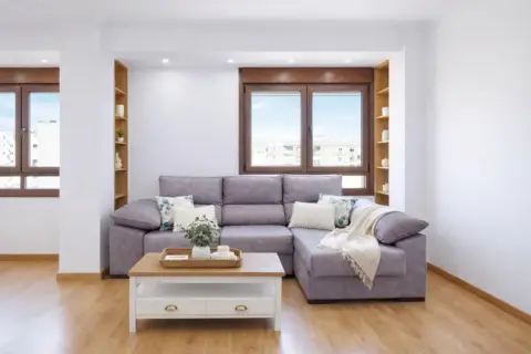 Piso en calle General Segura, 8