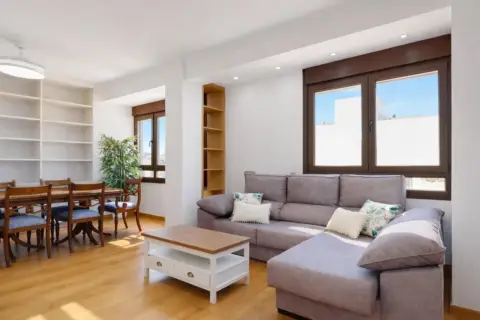 Piso en calle General Segura, 8