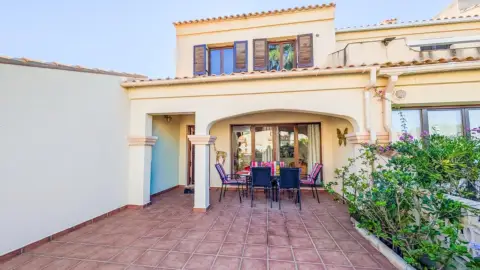 Semi-detached house on Avinguda Escandinàvia