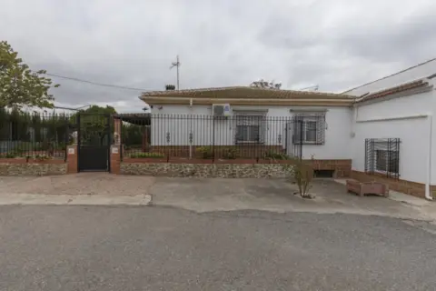 Casa en Huétor Tájar