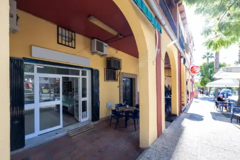Local comercial en Avenida de Enrique Martín Cuevas