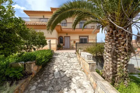 Chalet en Escúzar