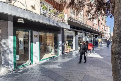 Local comercial en Avenida de Dílar, 46