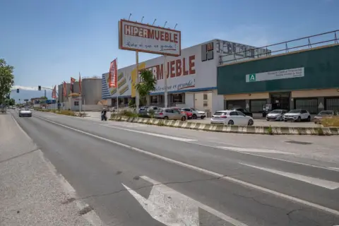Nave industrial en Carretera de Pinos Puente, 5