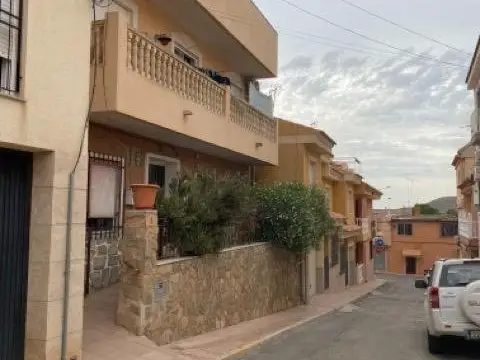 Piso en La Cañadica