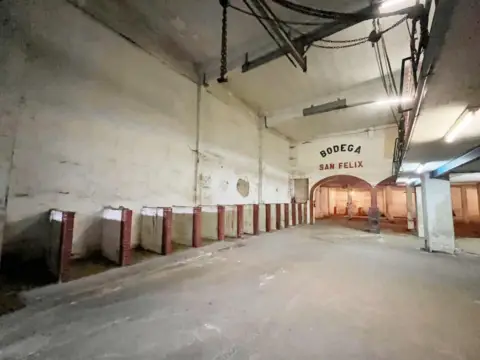 Nave industrial en calle del Cajo, 15