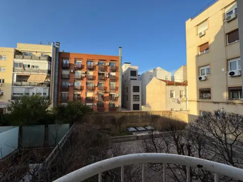 Piso en calle de Mercedes Fórmica, 13