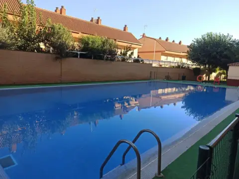 Piso en Los Milagros-La Corchera