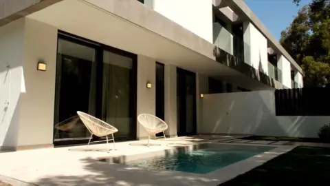 Casa pareada en A Estrenar, Villas, en El Corazón del Limonar Parte Baja Con Piscina Privada
