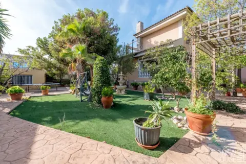 Chalet en calle del Sagrat