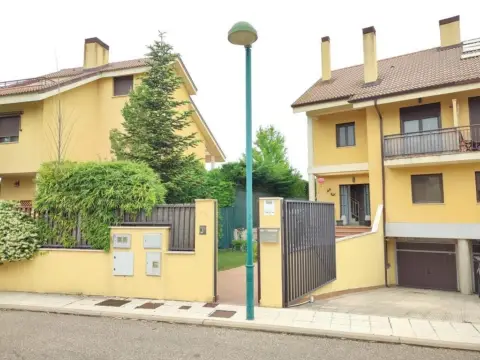 Casa adosada en Fuente Berrocal