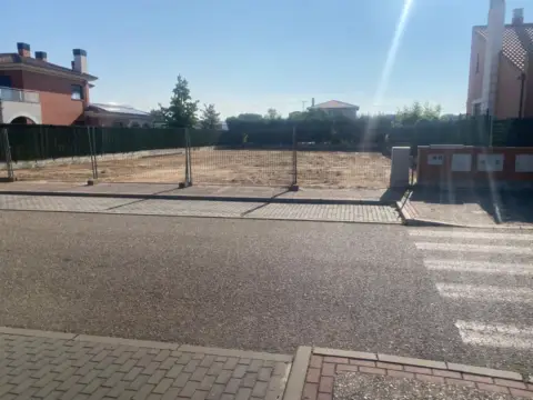 Terreno en calle Luxemburgo, 7