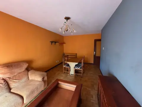 Piso en calle Veintinueve Dic