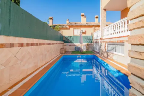 Casa pareada en calle Mozart