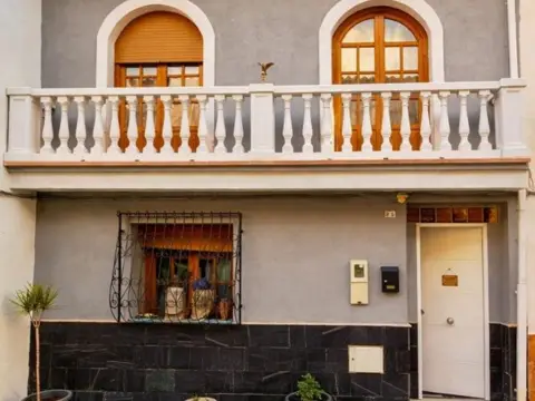 Casa en calle de Memoria