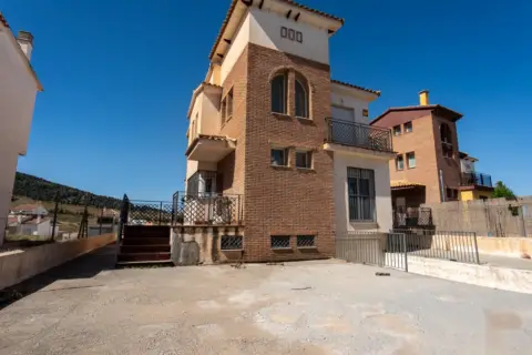Chalet en Urbanizacion Canadas del Parque
