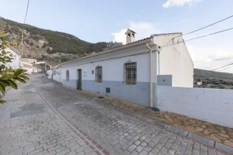 Piso en calle Yesares Alto Ag Olivares