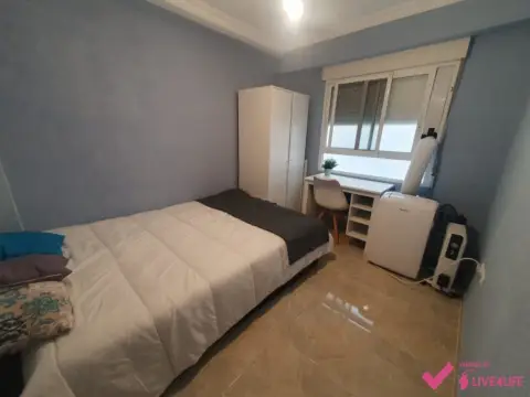 Habitación en calle de Guardamar