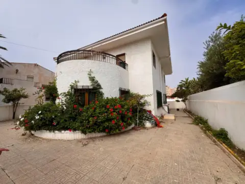 Chalet en Avenida de la Nueva Almería