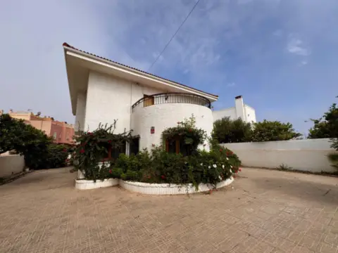 Chalet en Avenida de la Nueva Almería