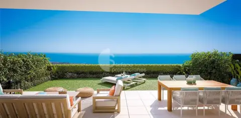 Piso en Nueva Exclusiva Promocion Junto Al Mar y Golf, Calidades, Vistas Al Mar, Garaje y Trastero