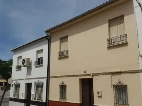 Casa adosada en calle del Ruiseñor, 2