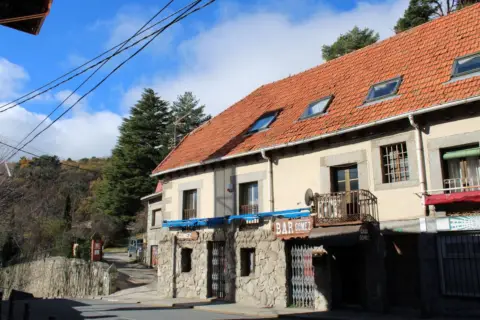 Casa pareada en calle de Emilio Serrano, 32