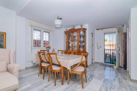 Casa pareada en calle Mozart, 4