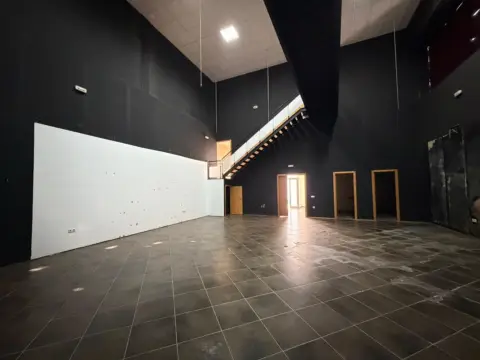 Nave industrial en La Banda - Campo de Fútbol