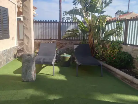 Casa adosada en Avenida de Gran Canaria, 31