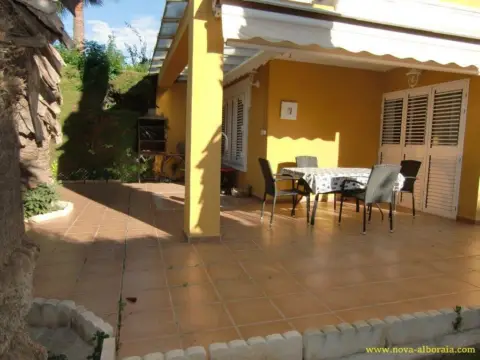 Casa pareada en Camarena Plaza III