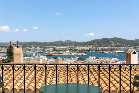 Dúplex en calle Dalt Vila