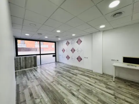 Oficina en Carrer d'Olèrdola