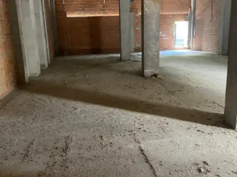 Local comercial en La Girada