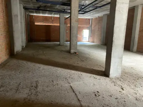 Local comercial en La Girada