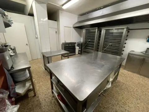 Local comercial en Sant Esteve 4
