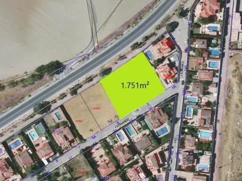 Terreno en calle de Rey Fernando, 3