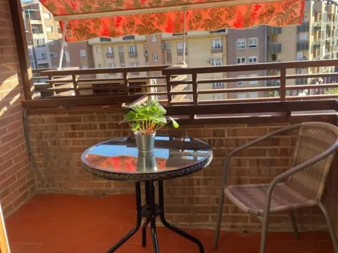 Piso en Plaza de Albert Einstein, 3