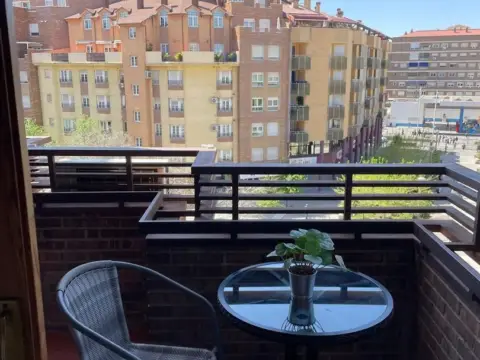 Piso en Plaza de Albert Einstein, 3