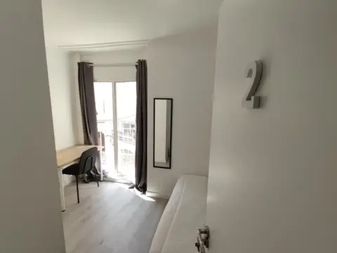 Habitación en calle de Tomàs Valls