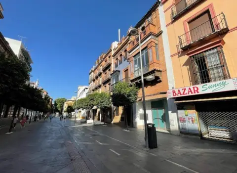 Edificio en calle San Jacinto, 22