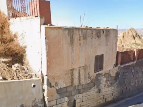 Casa adosada en calle Ojeda