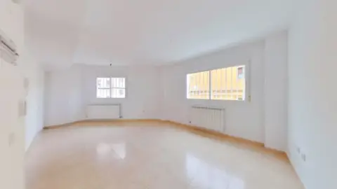 Piso en Oliver-Valdefierro