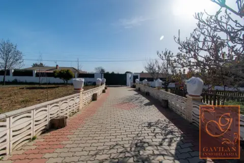 Chalet en calle de los Zorzales