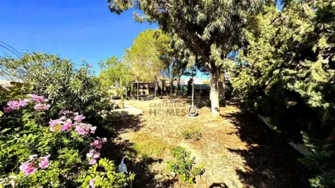 Chalet en calle de Loma Poblada, 29