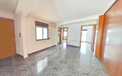 Piso en Oliver-Valdefierro