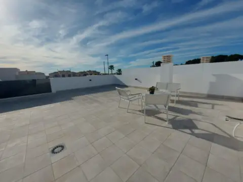 Casa adosada en Roldán